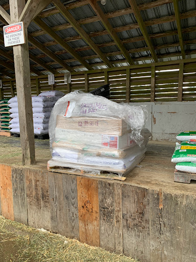 Pet Supply Store «Union Mills», reviews and photos, 14822 S Union Mills Rd, Mulino, OR 97042, USA