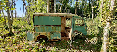 Epave de Citroën type H à Source-Seine