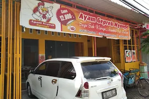 Ayam Geprek Nyonge image