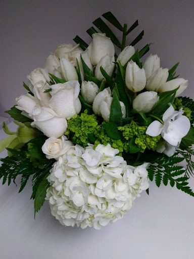 Florist «Brickell Avenue Flowers & Gifts», reviews and photos, 701 Brickell Ave, Miami, FL 33131, USA