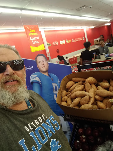 Grocery Store «Save-A-Lot», reviews and photos, 1716 Fort St, Lincoln Park, MI 48146, USA