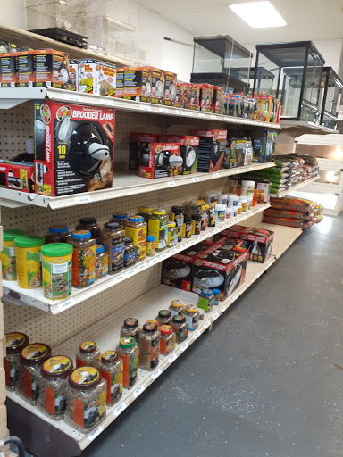 Pet Store «Off The Hook Exotics Pet Shop», reviews and photos, 926 5th Ave, Coraopolis, PA 15108, USA