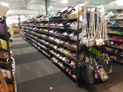 Shoe Store «DSW Designer Shoe Warehouse», reviews and photos, 60 NJ-17, Paramus, NJ 07652, USA