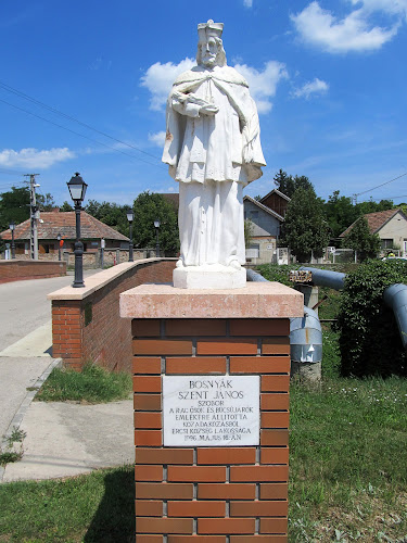 Bosnyák Szent János szobor
