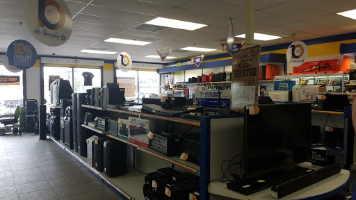 Pawn Shop «La Familia Pawn and Jewelry», reviews and photos, 3615 W Vine St, Kissimmee, FL 34741, USA