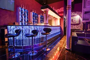 TAPRAS Lounge & Bar image