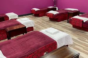 Peking Therapeutic Massage image