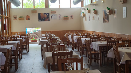 El Trasgu Fartón restaurante - sidrería del Centro Asturiano de Vitoria