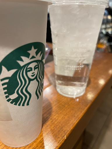 Coffee Shop «Starbucks», reviews and photos, 2034 N Highland Ave, Jackson, TN 38305, USA