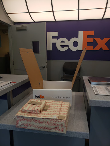 Shipping and Mailing Service «FedEx Ship Center», reviews and photos, 4556 Concourse Dr, Ann Arbor, MI 48108, USA