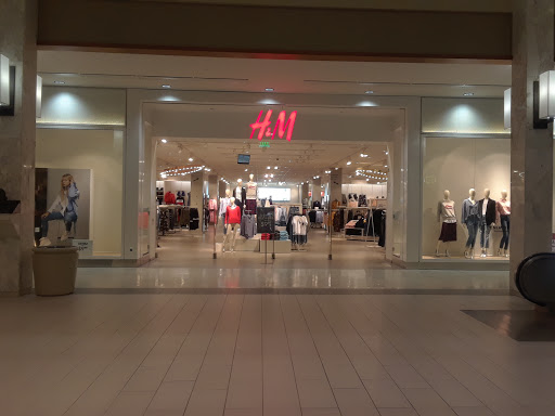 Shopping Mall «Monroeville Mall», reviews and photos, 200 Mall Cir Dr, Monroeville, PA 15146, USA