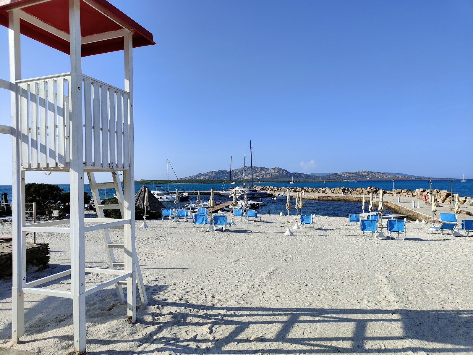 Fotografija Spiaggia del L'Ancora Porticciolo z ravna obala