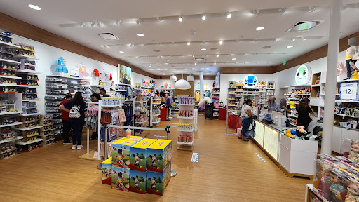 Toy Store «Disney Store», reviews and photos, 7527 Dadeland Mall Cir W, Miami, FL 33156, USA