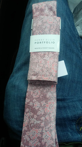 Clothing Store «K&G Fashion Superstore», reviews and photos, 2001 West Eight Mile RD, Detroit, MI 48203, USA