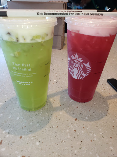 Coffee Shop «Starbucks», reviews and photos, 6768 95th St, Oak Lawn, IL 60453, USA