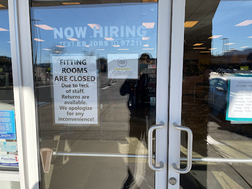 Clothing Store «Eddie Bauer Outlet», reviews and photos, 1111 N Roosevelt Dr #100, Seaside, OR 97138, USA