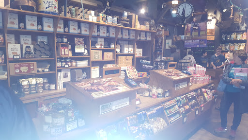 American Restaurant «Cracker Barrel Old Country Store», reviews and photos, 4680 Lenoir Ave, Jacksonville, FL 32216, USA