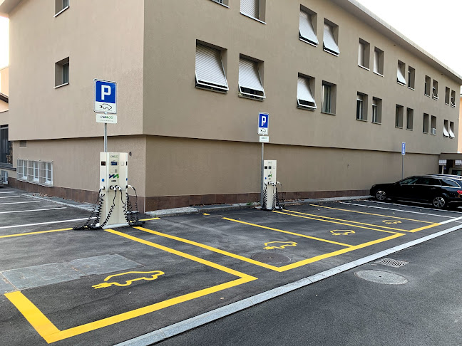 Rezensionen über Colonnina ricarica elettrica in Bellinzona - Tankstelle