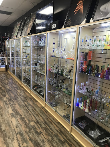 Tobacco Shop «Puff&Pass Smoke Shop», reviews and photos, 14151 Ramona Blvd #2B, Baldwin Park, CA 91706, USA