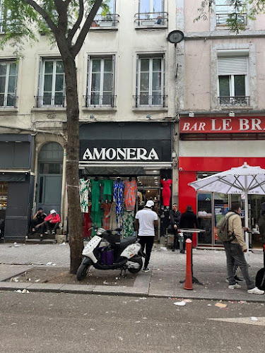Magasin de vêtements Amonera Saint-Denis