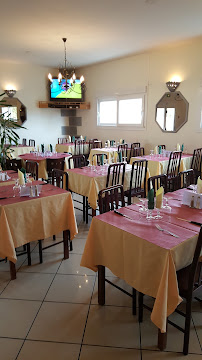 Atmosphère du Restaurant portugais La Terrasse Du Churrasco à Poigny - n°17