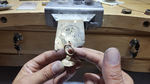 Jewelry Store «Same Day Jewelry Repair. Platinum Ring Re-size», reviews and photos, 266 Cambridge St, Burlington, MA 01803, USA