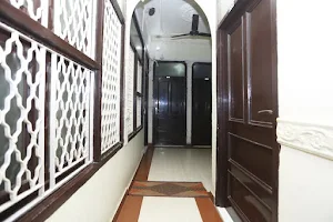 OYO 28283 Hotel Medico Residency image