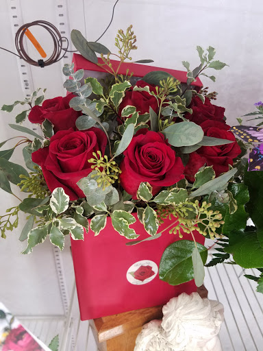 Florist «Little Flower Shop», reviews and photos, 616 High St, Delano, CA 93215, USA