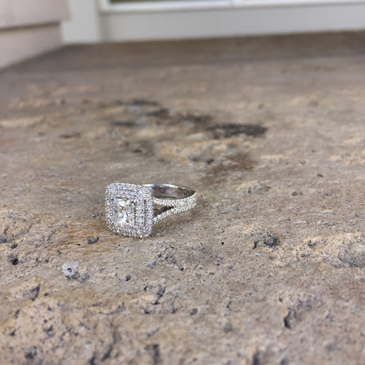 Jewelry Store «Santayana Jewelry Store Coral Gables», reviews and photos, 4100 Salzedo St, Coral Gables, FL 33146, USA