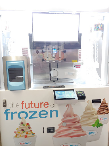 Bowling Alley «Emerald Lanes», reviews and photos, 140 Oakway Rd, Eugene, OR 97401, USA