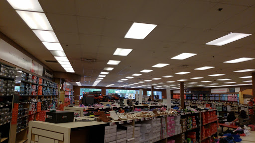Shoe Store «Famous Footwear», reviews and photos, 371 Putnam Pike, Smithfield, RI 02917, USA