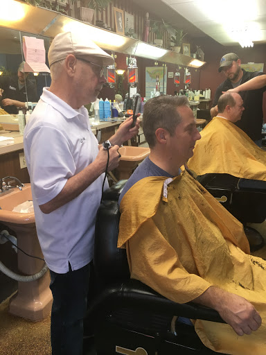 Barber Shop «Loop Barber Shop», reviews and photos, 2210 Dundee Rd # 2, Louisville, KY 40205, USA