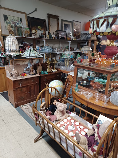 Royal Oaks Antiques