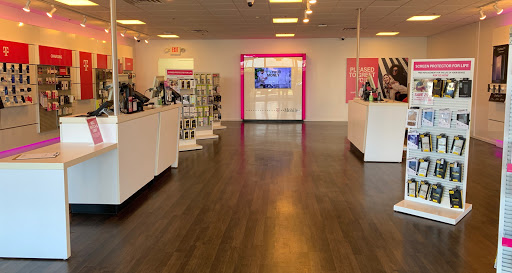 Cell Phone Store «T-Mobile», reviews and photos, 8 Spit Brook Rd Suite 2, Nashua, NH 03060, USA