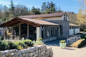 Muséum de l'Ardèche - Fossiles et dinosaures - Musée et activités image