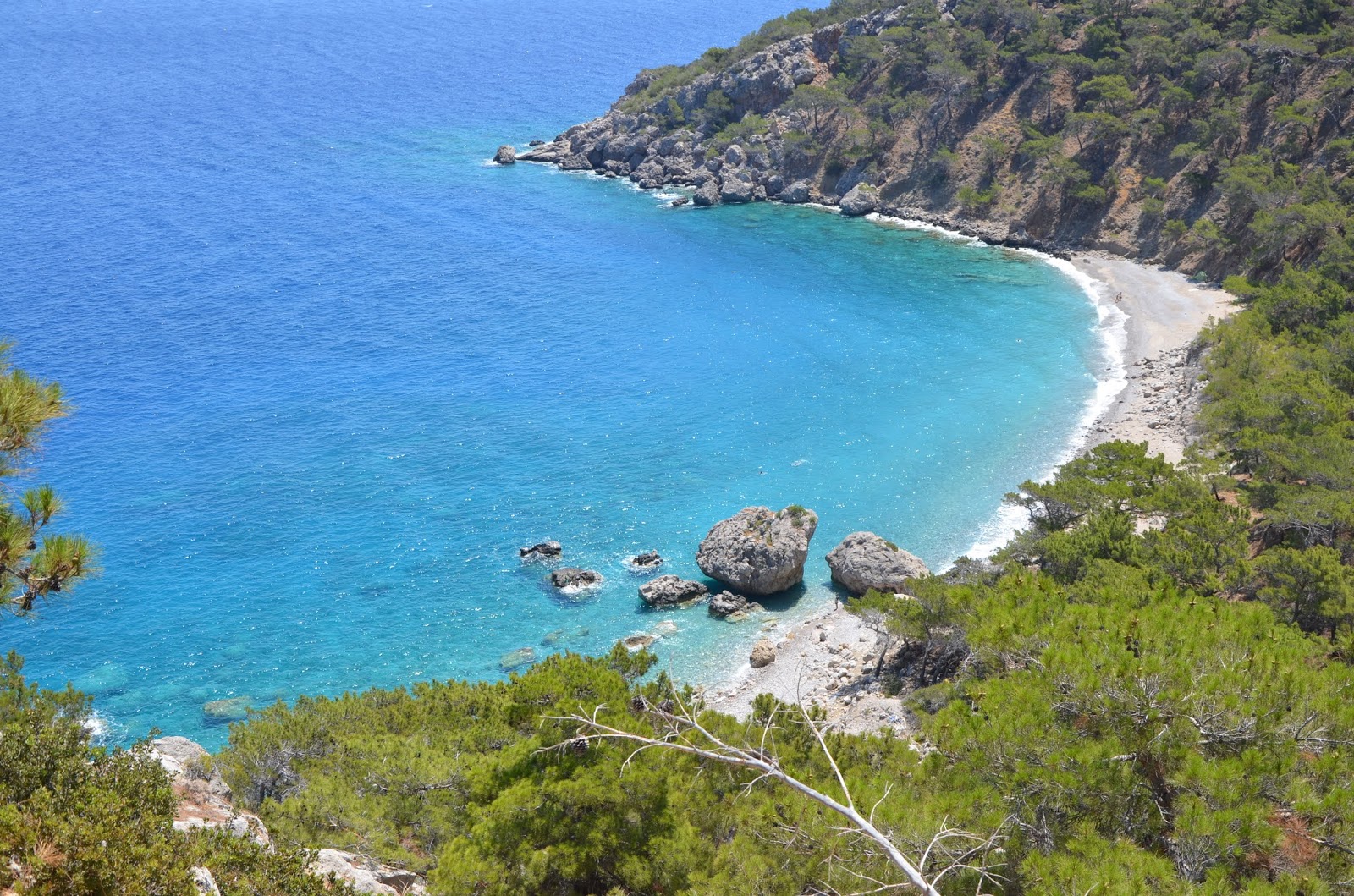 Foto von Paralia Kato Lakkos mit feiner heller kies Oberfläche