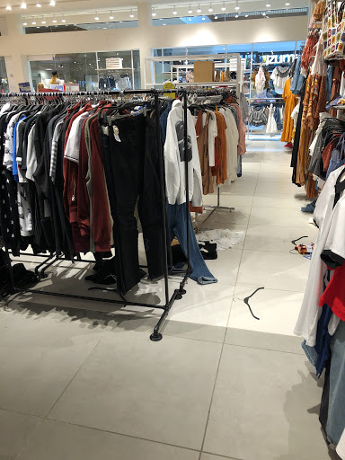 Clothing Store «Forever 21», reviews and photos, 313 Burr Ln, Lake Grove, NY 11755, USA