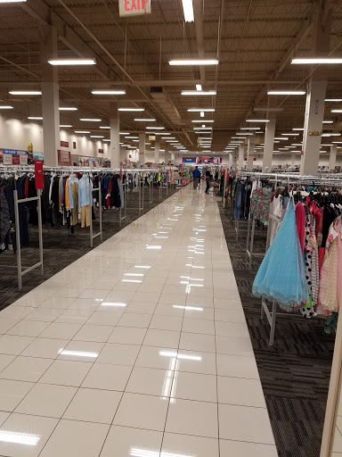 Clothing Store «Burlington Coat Factory», reviews and photos, 30 W Rand Rd, Arlington Heights, IL 60004, USA