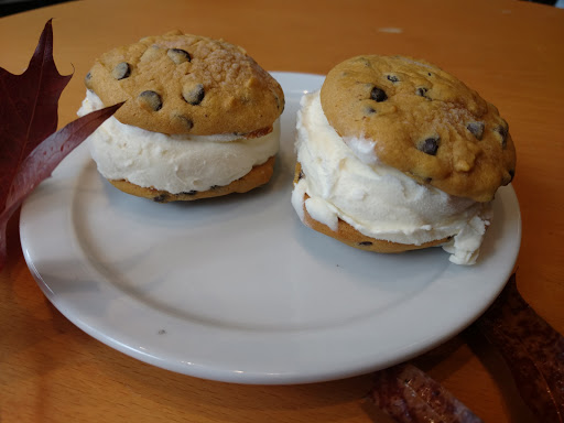 Ice Cream Shop «Old School Frozen Custard», reviews and photos, 1316 E Pike St, Seattle, WA 98122, USA