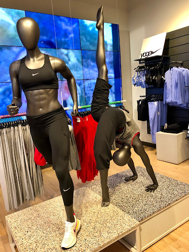 Clothing Store «Nike The Grove», reviews and photos, 189 The Grove Dr, Los Angeles, CA 90036, USA