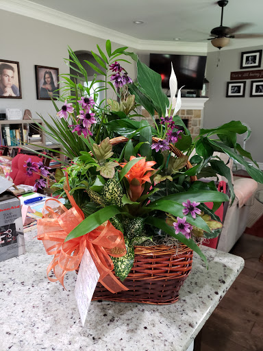 Florist «Flowers By Lou Ann», reviews and photos, 632 S Beckham Ave, Tyler, TX 75701, USA