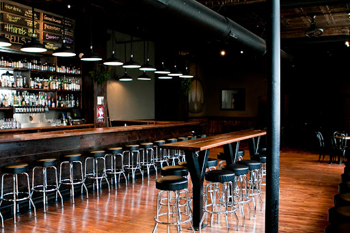 Crown Liquors, 2821 N Milwaukee Ave, Chicago, IL 60618, USA, 