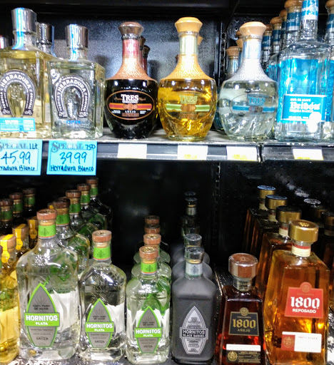 Beer Store «Holiday Wine & Liquor», reviews and photos, 809 S Commerce St, Harlingen, TX 78550, USA
