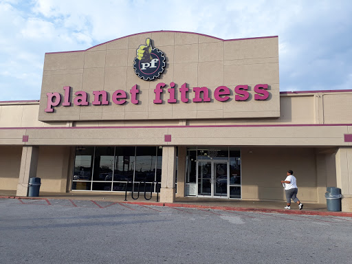Gym «Planet Fitness - Groves, TX», reviews and photos, 4900 Twin City Hwy, Groves, TX 77619, USA