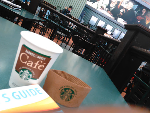 Book Store «Barnes & Noble», reviews and photos, 3651 Jefferson Davis Hwy, Alexandria, VA 22305, USA