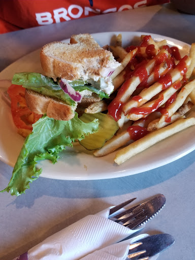 American Restaurant «The Purple Cow Restaurant», reviews and photos, 8026 Cantrell Rd, Little Rock, AR 72227, USA