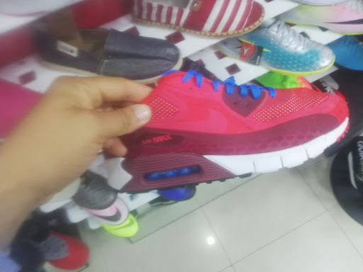 Tiendas para comprar zapatillas niño Cartagena