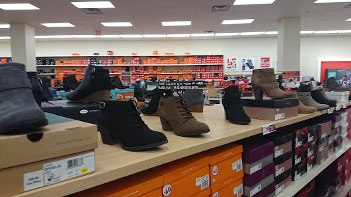 Shoe Store «Famous Footwear», reviews and photos, 1515 US-22 #42, Watchung, NJ 07069, USA