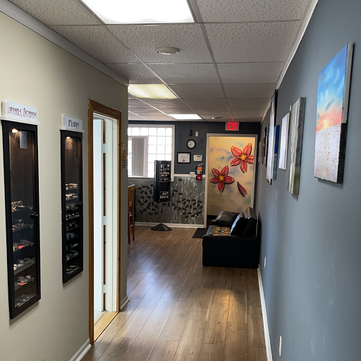 Tattoo Shop «Skin Gallery-Tattoos», reviews and photos, 37292 US-18, Prairie du Chien, WI 53821, USA