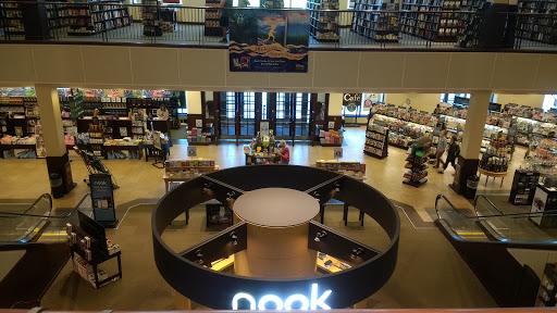 Book Store «Barnes & Noble», reviews and photos, 3 S Tunnel Rd, Asheville, NC 28805, USA